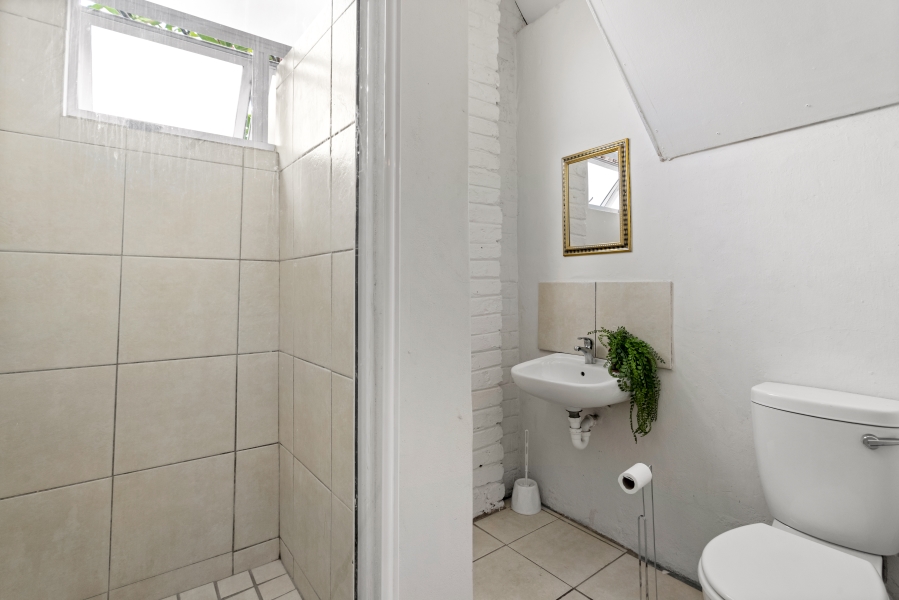 9 Bedroom Property for Sale in Observatory Western Cape